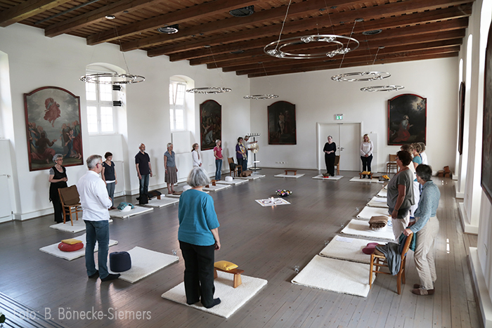 Gruppe im Klostersaal
